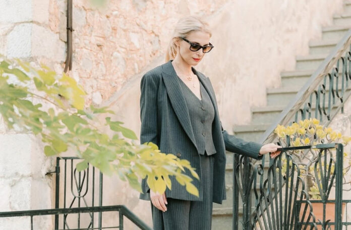 bcf37ef8e6172693a5f697a6d46451aa L.jpg