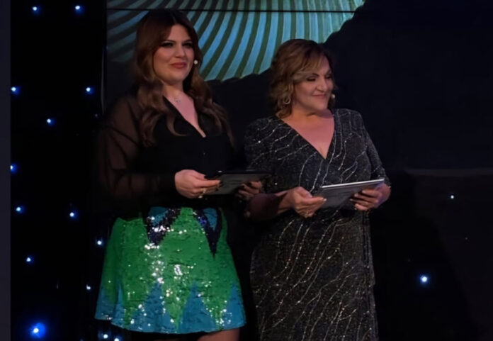 c718e1e6f26647d383f925dd07b3aeef L.jpg