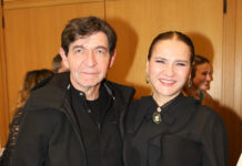 Μάλφα: Έκανε live από το Μπρύζ και το έκλεισε άρον άρον μόλις ο Σκιαδαρέσης πέταξε επική ατάκα για τα άλογα d8416d5b31fbc05f674ad0c1bf6c3812 L.jpg