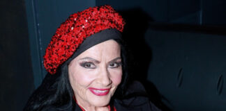 d853ae22b137f1e24e069ab54d1fcbc7 L.jpg