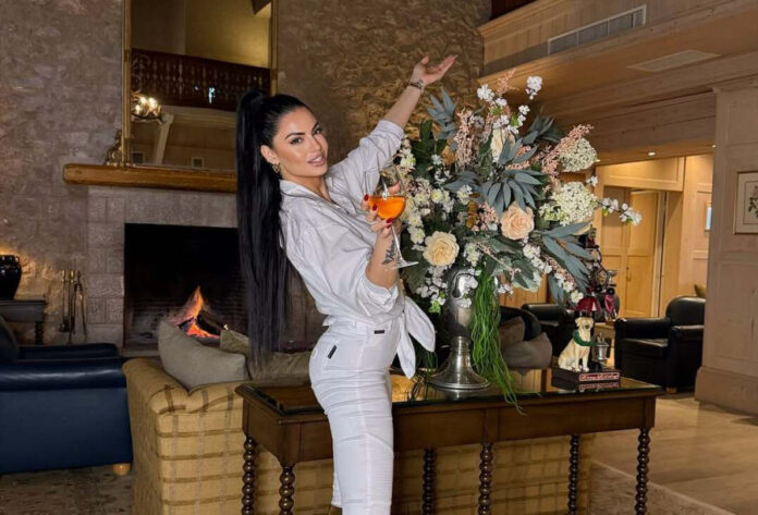 e4074b94ee4a6d641718ad203501e2ad L.jpg