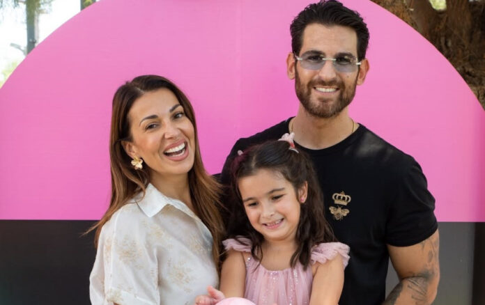 eeb76fd486ee3e4df9185bfce999ff08 L.jpg