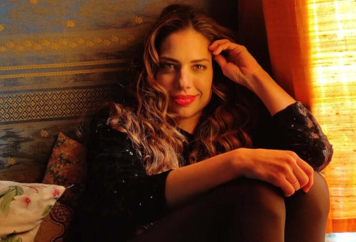 f0d6aedd1b537fdf0c8a10b2c773ef8e L.jpg