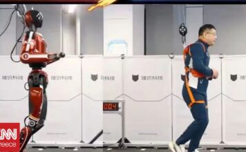 f4582e54 bolt robot og.jpg