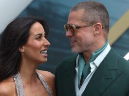 Στο πλευρό του Μπραντ Πιτ η σύντροφός του, Ινές ντε Ραμόν, στην Ύδρα – Έχουν 30 χρόνια διαφορά ines de ramon brad pitt ape2 1200x630.jpg