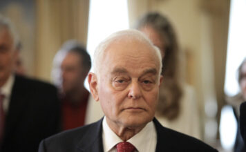 manitakis 1200x630.jpg