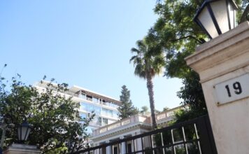 maximou 1200x630.jpg