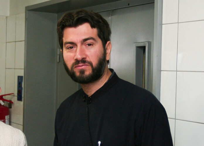 pateras antonios kivotos.jpg pateras antonios kivotos.jpg