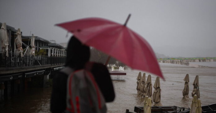 portugal flood 1200x630.jpg