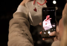 Η Ρενέ Στυλιαρά παρουσίασε το νέο της βιβλίο στον… ουρανό της Γλυφάδας! rene1