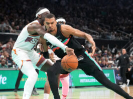 spurs suns wembaniama reuters 1200x630.jpg