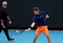 stefanos tsitsipas apostolos tsitsipas reuters 1200x630.jpg