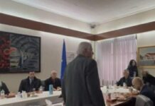 Μνημόσυνο για τα Τέμπη: Οργή συγγενών των θυμάτων για την παρουσία Κυρανάκη – «Δεν μπορώ να βρω ηρεμία ούτε στο σπίτι του Θεού» tempi 750x375 1 1200x630.jpg
