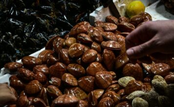 varvakeios psarika eurok 2 1200x630.jpg