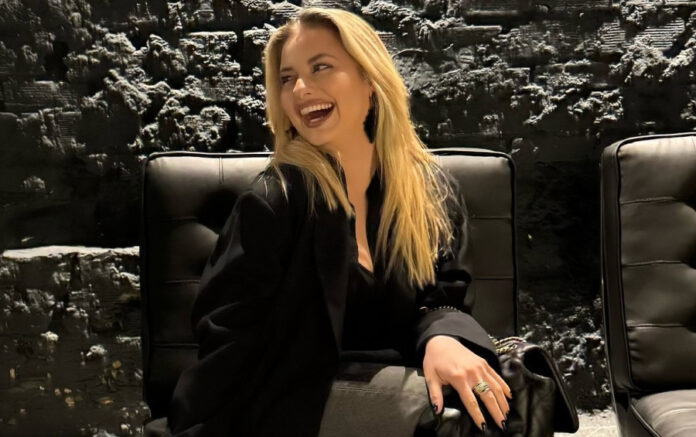 0f5c3979e85324eedccd2c1b21cda6e3 L.jpg