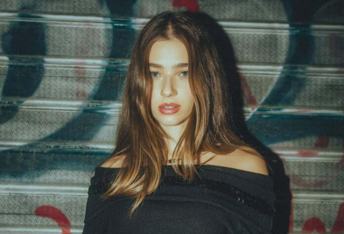 1043c3cc0b0d85d0c97bd852b499b9c6 L.jpg