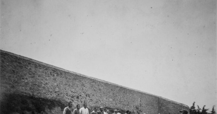 200 kaisariani fotografies ntokoumenta1 1200x630.jpg