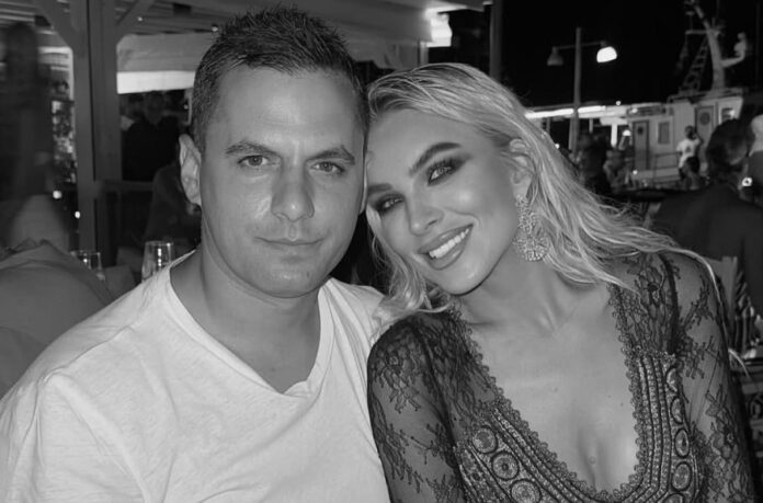 3e7d1d1d7fe8f89de76c90e0452c4bce L.jpg