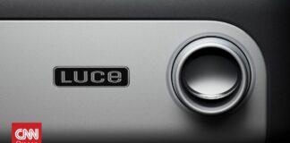 43854aa6 ferrari luce badge og.jpg