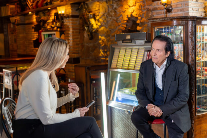 44ab1e8cf346f15122c8bd7d84c68997 L.jpg