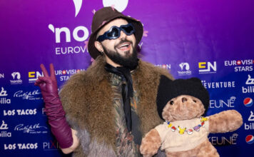 44b9b9c4bd132e9b93179922b442bbcd L.jpg