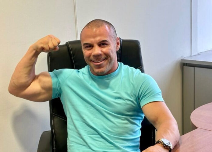 4ce28425e5d666d7b9b36625c457fa3d L.jpg 4ce28425e5d666d7b9b36625c457fa3d L.jpg