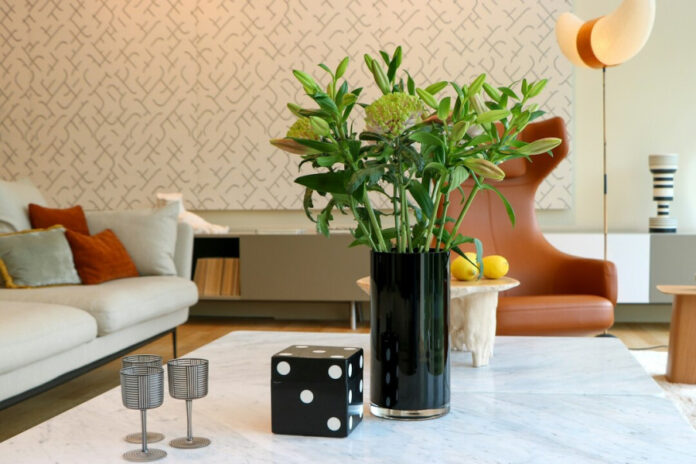 4edc2e3eb41117af1192895ec26afae2 L.jpg