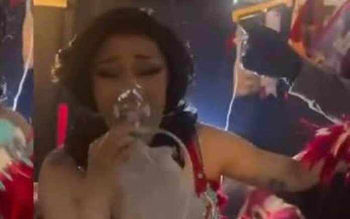 59e54c54e7e17af0b79c0ec81ccea6dd L.jpg