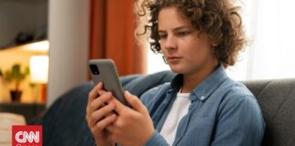 5ad52e1e teen phone og.jpg