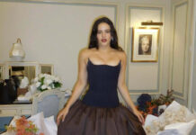 Rosalia: Η στιγμή που διέκοψε τη συναυλία της μπροστά σε χιλιάδες θεατές. Τι συνέβη; 832d4f4b7458345a43d3de58b44667ee L.jpg