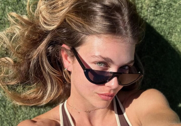 851d3a415f6cf56917d8145f56ce8ed4 L.jpg