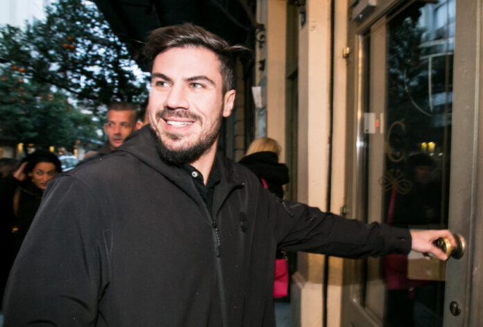 8826941882a65781f45479e60f8e3629 L.jpg