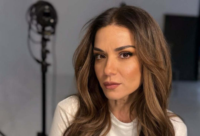 8f090de90748e8395fe79dbf3a150326 L.jpg