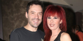 a860da7cec0b3f713e223aca514bf2aa L.jpg