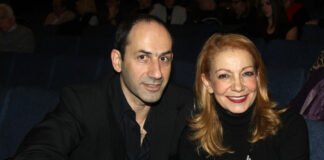 b9be6efd3d294bb7080ea79669659384 L.jpg