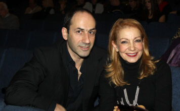 b9be6efd3d294bb7080ea79669659384 L.jpg