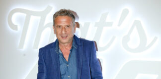 caac57f8ff5a551939e10a774dd66c16 L.jpg