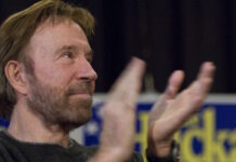 O Τσακ Νόρις δεν πέθανε, έδωσε άδεια στον εαυτό του να ξεκουραστεί: Τα 91 πιο επικά ανέκδοτα για τον θρυλικό ηθοποιό chuck noris reuters 1200x630.jpg