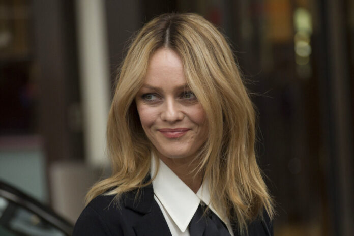 d2f6ddec5ba4ac53eeb53438503ab059 L.jpg