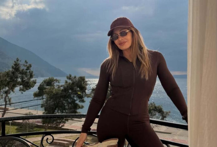 df908fd3cc82ee501423183fba163ed5 L.jpg