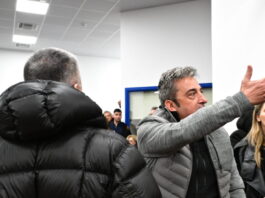 Τέμπη: Οργή συγγενών και δικηγόρων στη δίκη της σιδηροδρομικής τραγωδίας – Τέσσερις διακοπές και γιουχαΐσματα diki 1200x630.jpg