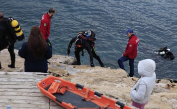 dutis vouliagmeni1 1200x630.jpg