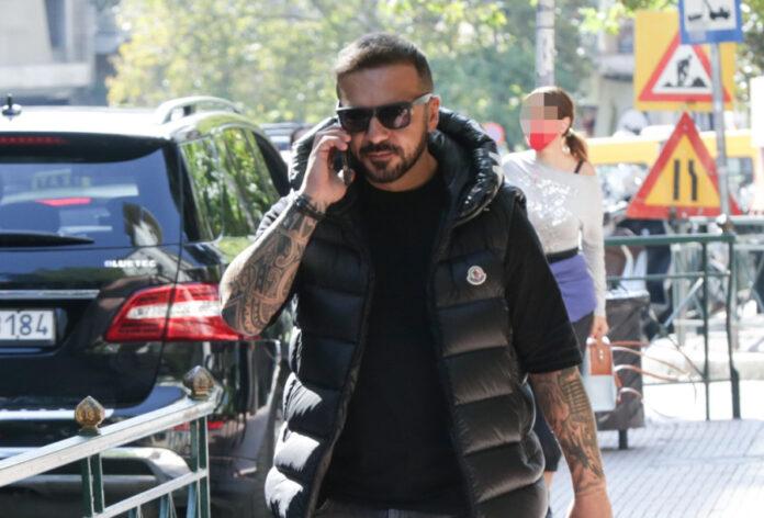 e15ea550edc7dbb514d96d86dc03a4ee L.jpg