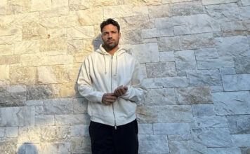 ed69ba6cce9153c8a4cc8a7b030b3152 L.jpg