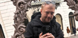 ee56439eb72d8ed1e7ff1109f5d59bd7 L.jpg