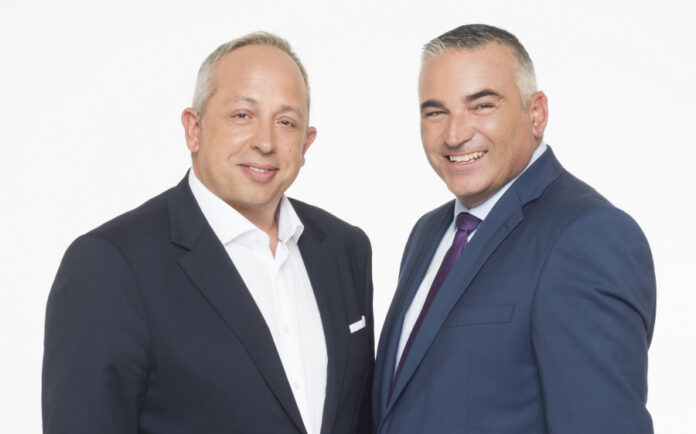 ffe99570c3a5551e5e5cf5587e04224c L.jpg