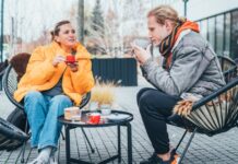 gynaikes kafe kryo istock 1200x630.jpg