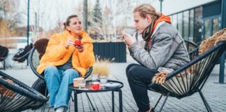 gynaikes kafe kryo istock 1200x630.jpg