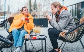 gynaikes kafe kryo istock 1200x630.jpg