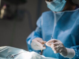 Γυναίκα καταγγέλλει γιατρό για λάθη κατά τη διάρκεια επέμβασης: «Το 2022 έπαθα περιτονίτιδα, θα πέθαινα» istock 2184646031 1200x630.jpg